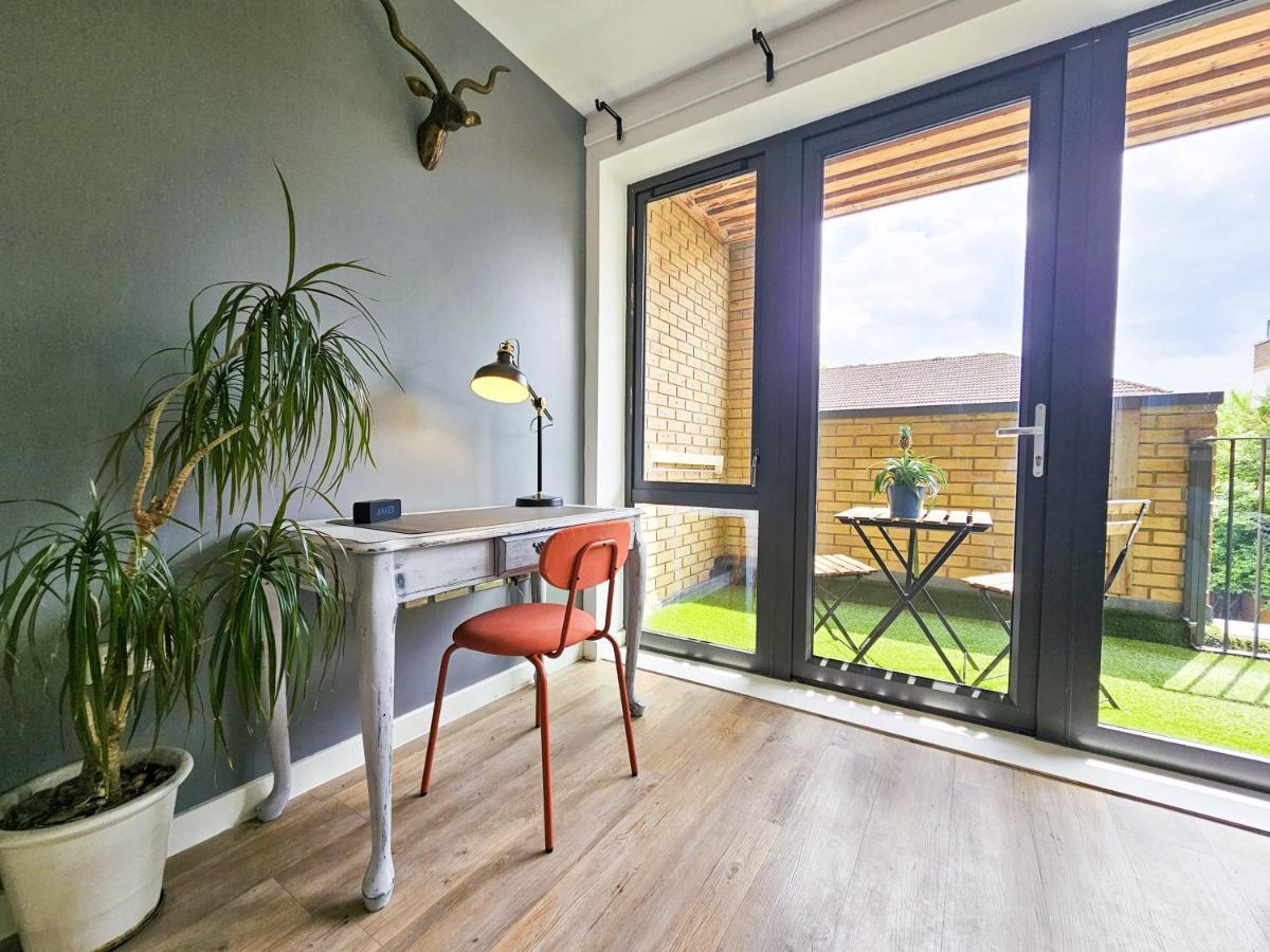 Centrally Located Spacious Flat Near Canary Wharf Londen Buitenkant foto