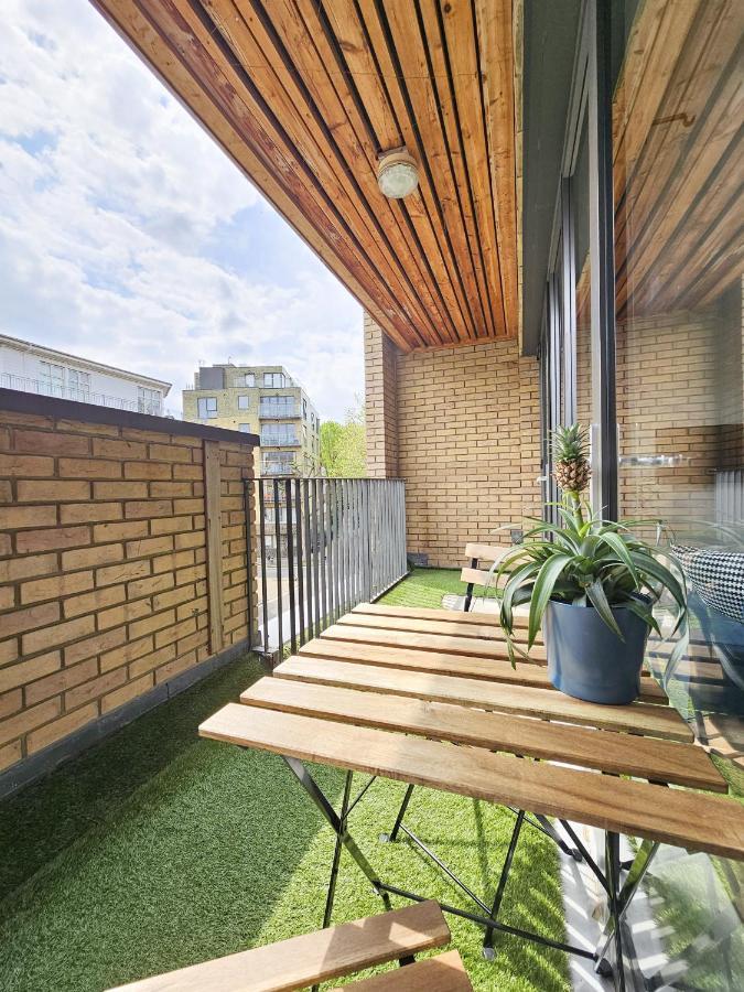 Centrally Located Spacious Flat Near Canary Wharf Londen Buitenkant foto