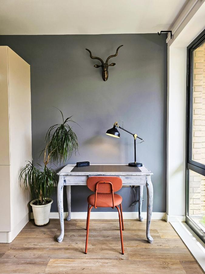 Centrally Located Spacious Flat Near Canary Wharf Londen Buitenkant foto