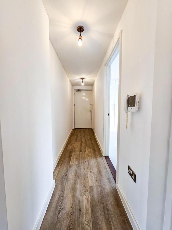 Centrally Located Spacious Flat Near Canary Wharf Londen Buitenkant foto