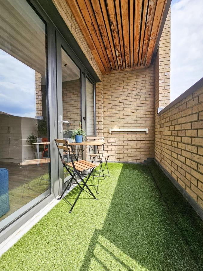 Centrally Located Spacious Flat Near Canary Wharf Londen Buitenkant foto