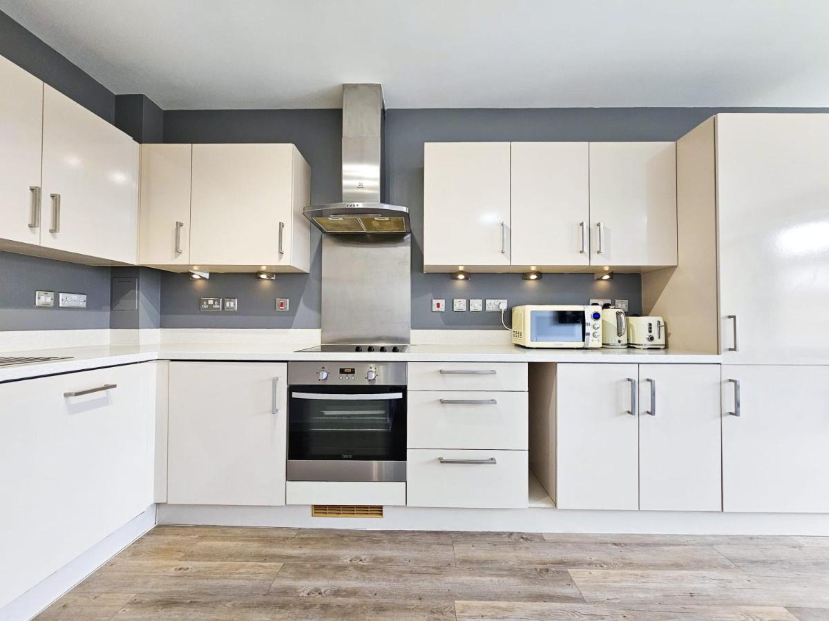 Centrally Located Spacious Flat Near Canary Wharf Londen Buitenkant foto