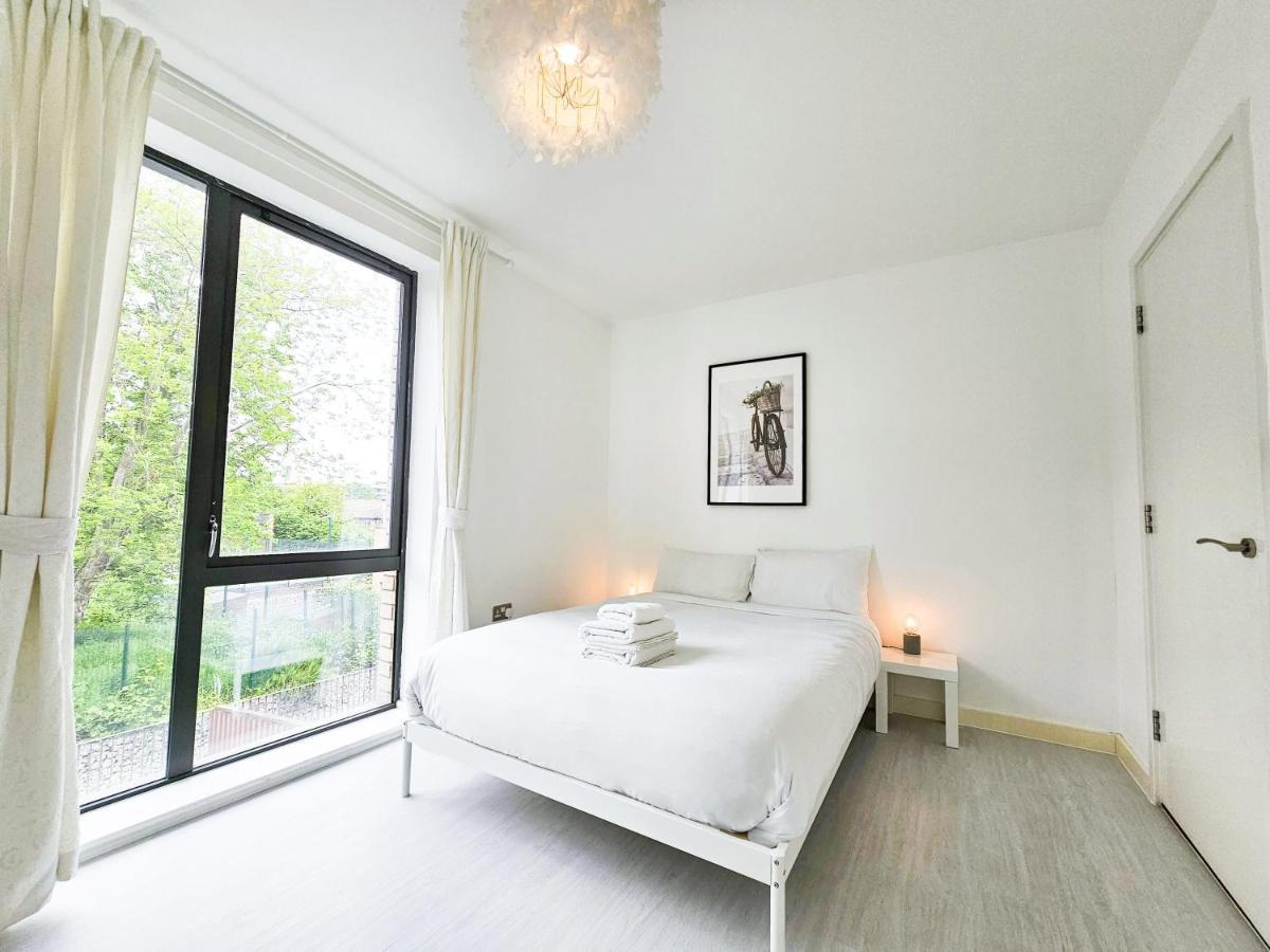 Centrally Located Spacious Flat Near Canary Wharf Londen Buitenkant foto