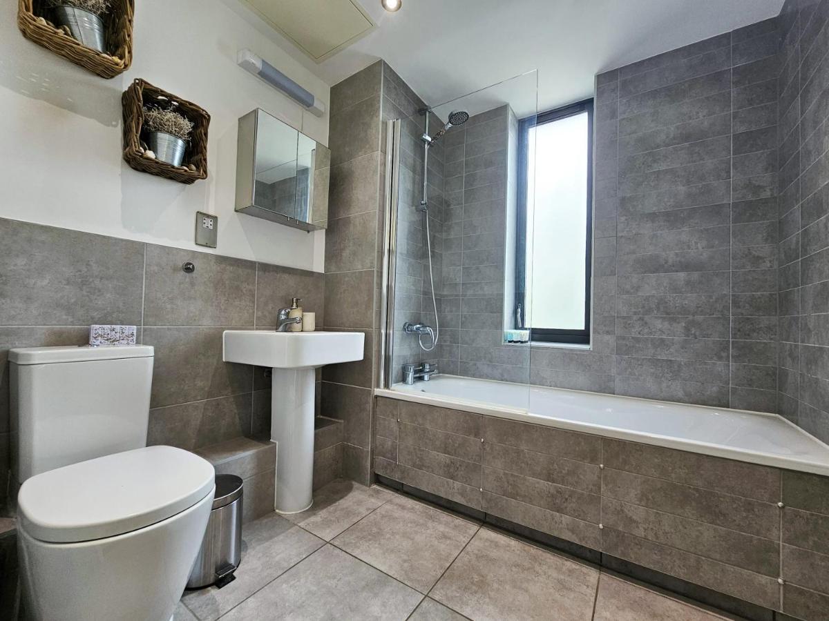 Centrally Located Spacious Flat Near Canary Wharf Londen Buitenkant foto
