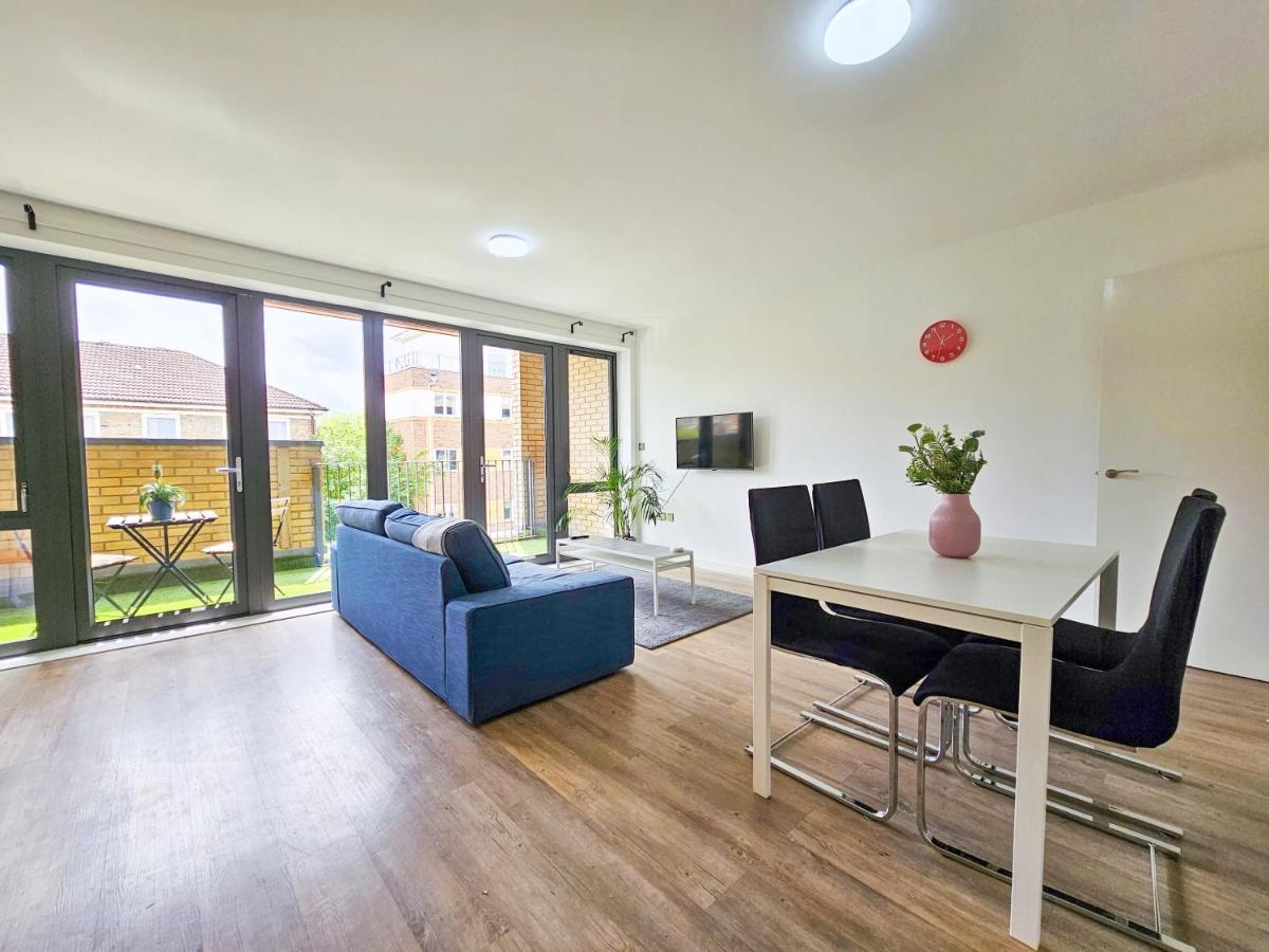 Centrally Located Spacious Flat Near Canary Wharf Londen Buitenkant foto